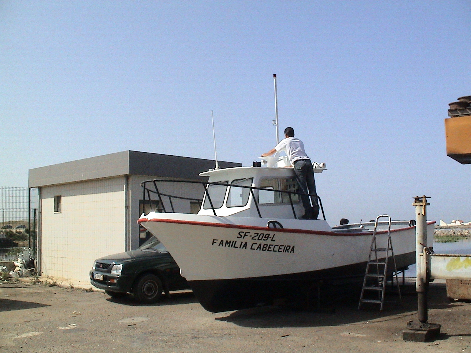 outra embarcação deste modelo