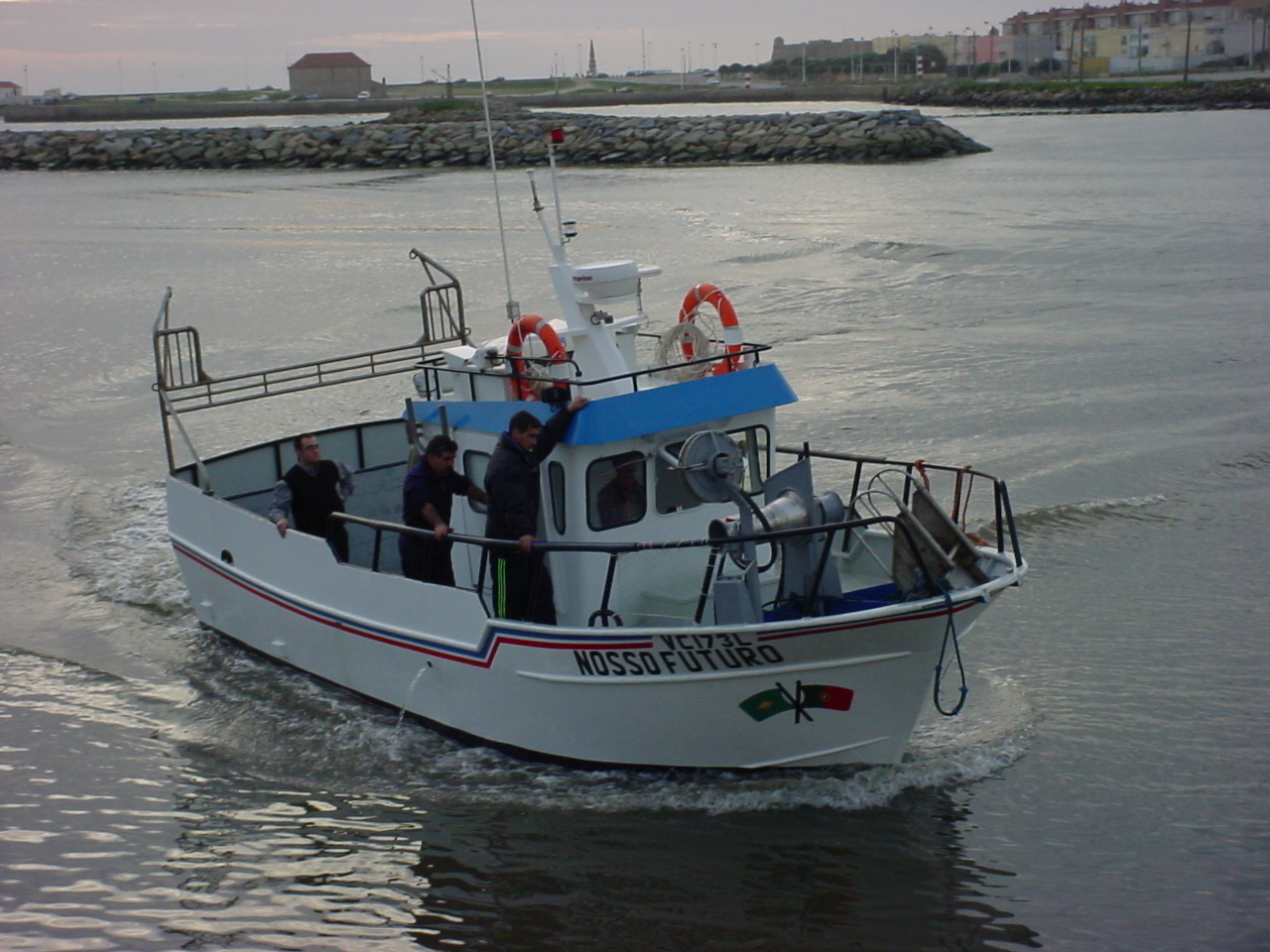 outra embarcação deste modelo