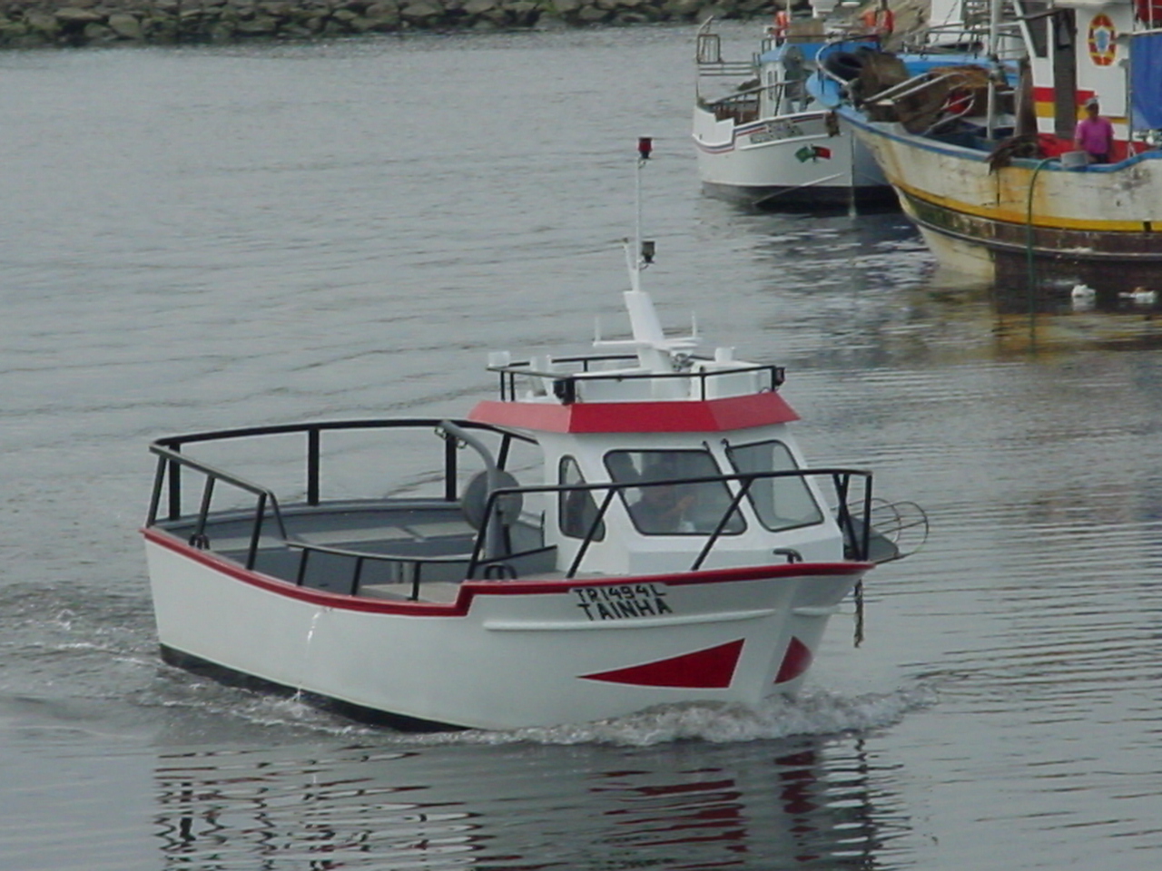 outra embarcação deste modelo